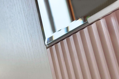 Зефир Шкаф трехдверный 109.02, (1200х422х1900) белое дерево/пудра розовая (эмаль)