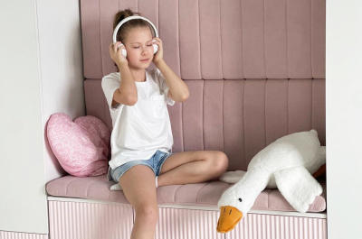 Зефир Тумба 115.01, (1200х424х536) белое дерево/пудра розовая (эмаль)