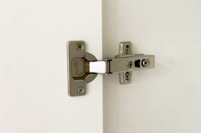 Зефир Шкаф трехдверный 109.02, (1200х422х1900) белое дерево/пудра розовая (эмаль)